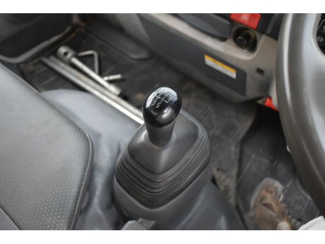 エルフトラック 　３トン深ダンプ　観音開きドア　パワステアリング　パワーウィンドウ　ＡＢＳ　ＥＴＣ　シート運転席張替え済み　白色再塗装済み　土砂禁車両　乗車定員３人　型式ＢＤＧ－ＮＫＲ８５ＡＮ　積載量３０００キロ　６速（7枚目）