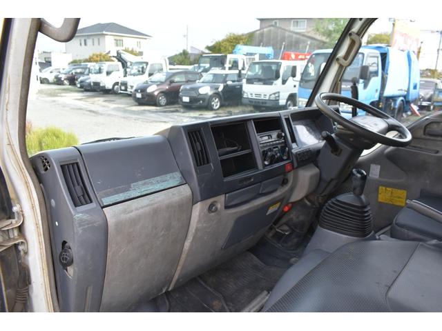 エルフトラック 　３トン深ダンプ　観音開きドア　パワステアリング　パワーウィンドウ　ＡＢＳ　ＥＴＣ　シート運転席張替え済み　白色再塗装済み　土砂禁車両　乗車定員３人　型式ＢＤＧ－ＮＫＲ８５ＡＮ　積載量３０００キロ　６速（12枚目）