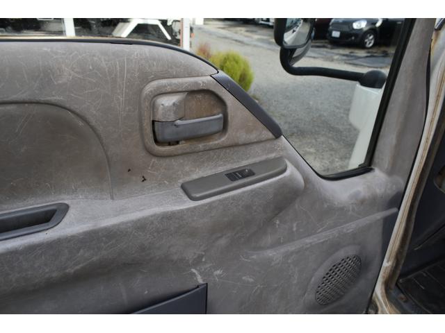 エルフトラック 　３トン深ダンプ　観音開きドア　パワステアリング　パワーウィンドウ　ＡＢＳ　ＥＴＣ　シート運転席張替え済み　白色再塗装済み　土砂禁車両　乗車定員３人　型式ＢＤＧ－ＮＫＲ８５ＡＮ　積載量３０００キロ　６速（15枚目）