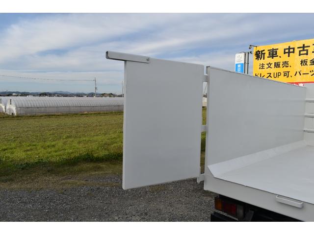 エルフトラック 　３トン深ダンプ　観音開きドア　パワステアリング　パワーウィンドウ　ＡＢＳ　ＥＴＣ　シート運転席張替え済み　白色再塗装済み　土砂禁車両　乗車定員３人　型式ＢＤＧ－ＮＫＲ８５ＡＮ　積載量３０００キロ　６速（30枚目）