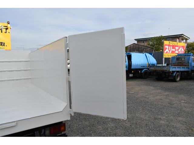 エルフトラック 　３トン深ダンプ　観音開きドア　パワステアリング　パワーウィンドウ　ＡＢＳ　ＥＴＣ　シート運転席張替え済み　白色再塗装済み　土砂禁車両　乗車定員３人　型式ＢＤＧ－ＮＫＲ８５ＡＮ　積載量３０００キロ　６速（31枚目）