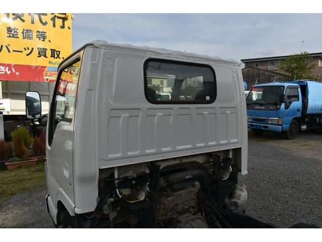 エルフトラック 　３トン深ダンプ　観音開きドア　パワステアリング　パワーウィンドウ　ＡＢＳ　ＥＴＣ　シート運転席張替え済み　白色再塗装済み　土砂禁車両　乗車定員３人　型式ＢＤＧ－ＮＫＲ８５ＡＮ　積載量３０００キロ　６速（43枚目）