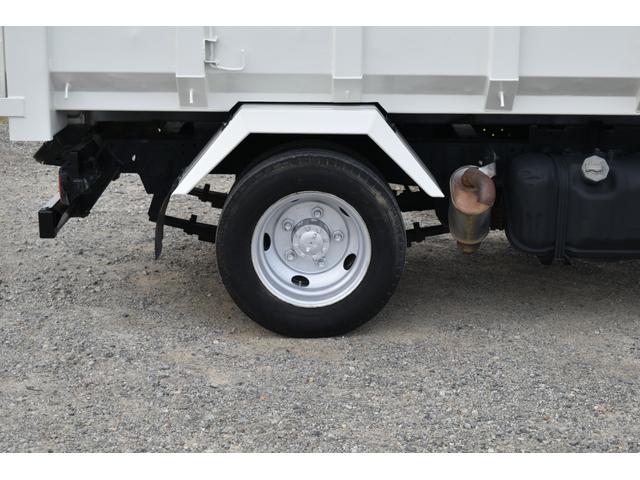 エルフトラック 　３トン深ダンプ　観音開きドア　パワステアリング　パワーウィンドウ　ＡＢＳ　ＥＴＣ　シート運転席張替え済み　白色再塗装済み　土砂禁車両　乗車定員３人　型式ＢＤＧ－ＮＫＲ８５ＡＮ　積載量３０００キロ　６速（51枚目）