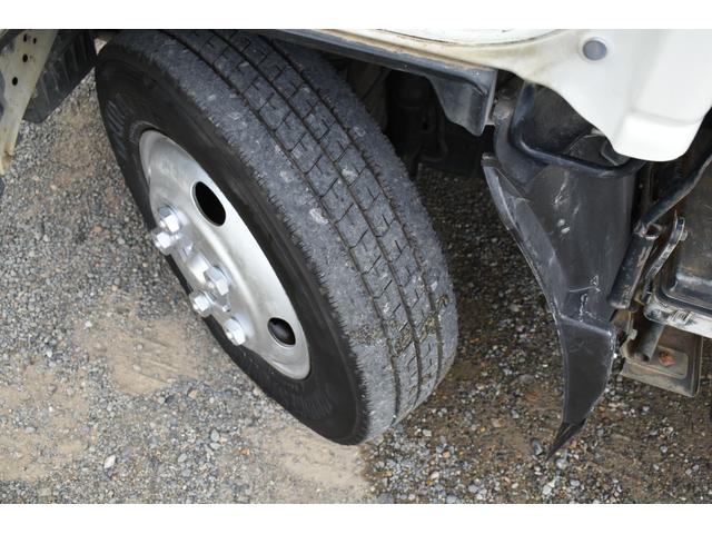 エルフトラック 　３トン深ダンプ　観音開きドア　パワステアリング　パワーウィンドウ　ＡＢＳ　ＥＴＣ　シート運転席張替え済み　白色再塗装済み　土砂禁車両　乗車定員３人　型式ＢＤＧ－ＮＫＲ８５ＡＮ　積載量３０００キロ　６速（70枚目）