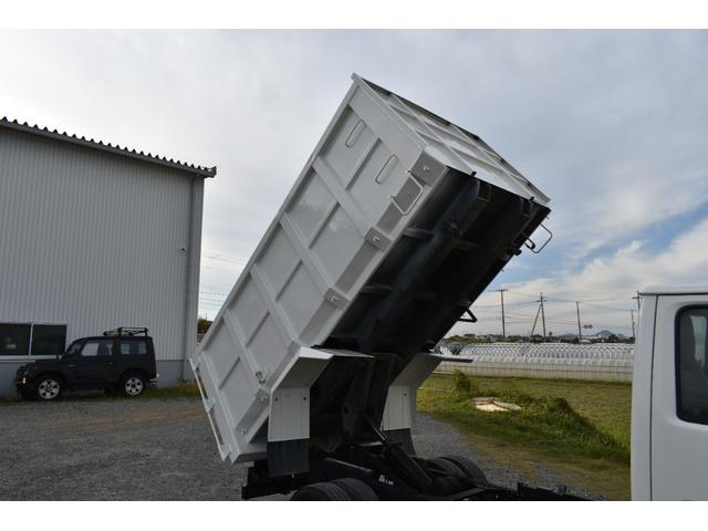 エルフトラック 　３トン深ダンプ　観音開きドア　パワステアリング　パワーウィンドウ　ＡＢＳ　ＥＴＣ　シート運転席張替え済み　白色再塗装済み　土砂禁車両　乗車定員３人　型式ＢＤＧ－ＮＫＲ８５ＡＮ　積載量３０００キロ　６速（80枚目）