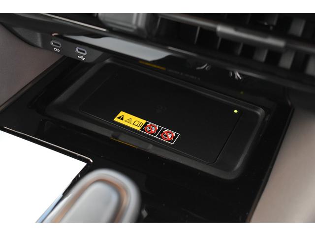 アルファードハイブリッド スペーシャスラウンジ　ＨＥＶスペーシャスラウンジ　ユニバーサルステップ　寒冷地仕様　４ＷＤ　後席モニター　モデリスタエアロ　冷蔵庫　　ヘッドレストスピーカー　カーテン　ＪＢＬ　改良後車両　　置くだけ充電　純正フロアーマット（6枚目）