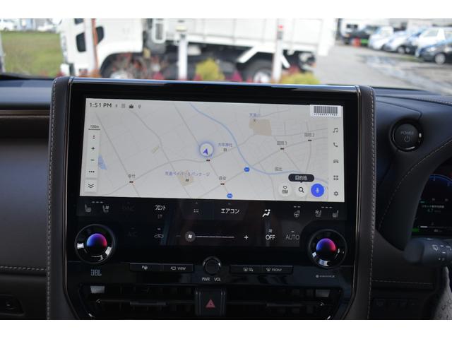アルファードハイブリッド スペーシャスラウンジ　ＨＥＶスペーシャスラウンジ　ユニバーサルステップ　寒冷地仕様　４ＷＤ　後席モニター　モデリスタエアロ　冷蔵庫　　ヘッドレストスピーカー　カーテン　ＪＢＬ　改良後車両　　置くだけ充電　純正フロアーマット（7枚目）