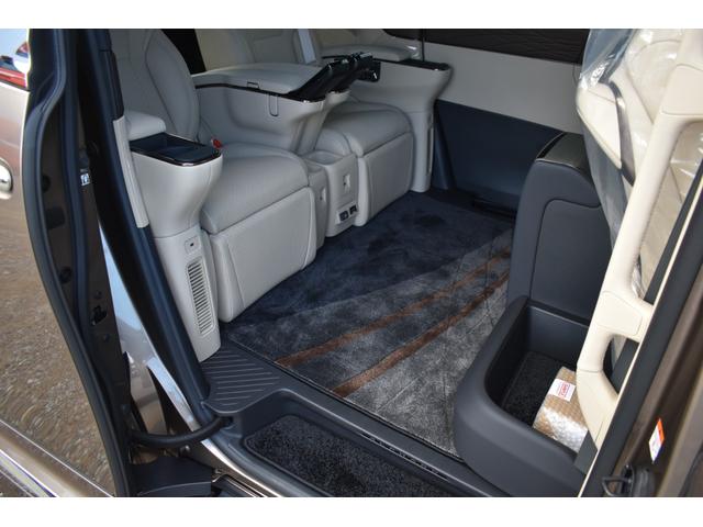 アルファードハイブリッド スペーシャスラウンジ　ＨＥＶスペーシャスラウンジ　ユニバーサルステップ　寒冷地仕様　４ＷＤ　後席モニター　モデリスタエアロ　冷蔵庫　　ヘッドレストスピーカー　カーテン　ＪＢＬ　改良後車両　　置くだけ充電　純正フロアーマット（20枚目）