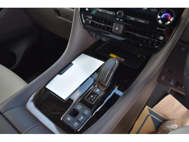 アルファードハイブリッド スペーシャスラウンジ　ＨＥＶスペーシャスラウンジ　ユニバーサルステップ　寒冷地仕様　４ＷＤ　後席モニター　モデリスタエアロ　冷蔵庫　　ヘッドレストスピーカー　カーテン　ＪＢＬ　改良後車両　　置くだけ充電　純正フロアーマット（26枚目）