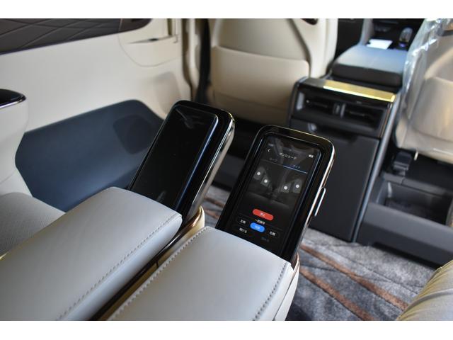 アルファードハイブリッド スペーシャスラウンジ　ＨＥＶスペーシャスラウンジ　ユニバーサルステップ　寒冷地仕様　４ＷＤ　後席モニター　モデリスタエアロ　冷蔵庫　　ヘッドレストスピーカー　カーテン　ＪＢＬ　改良後車両　　置くだけ充電　純正フロアーマット（29枚目）