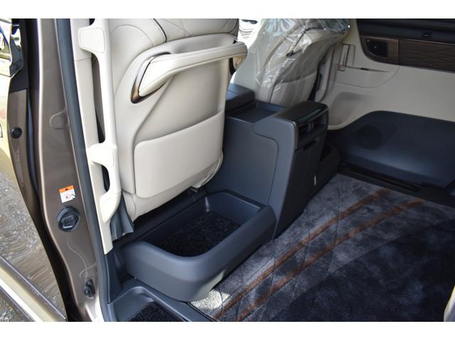 アルファードハイブリッド スペーシャスラウンジ　ＨＥＶスペーシャスラウンジ　ユニバーサルステップ　寒冷地仕様　４ＷＤ　後席モニター　モデリスタエアロ　冷蔵庫　　ヘッドレストスピーカー　カーテン　ＪＢＬ　改良後車両　　置くだけ充電　純正フロアーマット（31枚目）