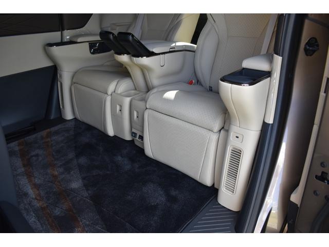 アルファードハイブリッド スペーシャスラウンジ　ＨＥＶスペーシャスラウンジ　ユニバーサルステップ　寒冷地仕様　４ＷＤ　後席モニター　モデリスタエアロ　冷蔵庫　　ヘッドレストスピーカー　カーテン　ＪＢＬ　改良後車両　　置くだけ充電　純正フロアーマット（35枚目）
