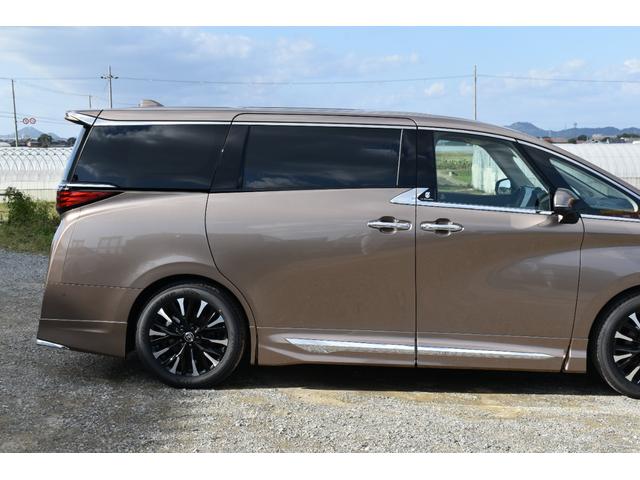 アルファードハイブリッド スペーシャスラウンジ　ＨＥＶスペーシャスラウンジ　ユニバーサルステップ　寒冷地仕様　４ＷＤ　後席モニター　モデリスタエアロ　冷蔵庫　　ヘッドレストスピーカー　カーテン　ＪＢＬ　改良後車両　　置くだけ充電　純正フロアーマット（50枚目）