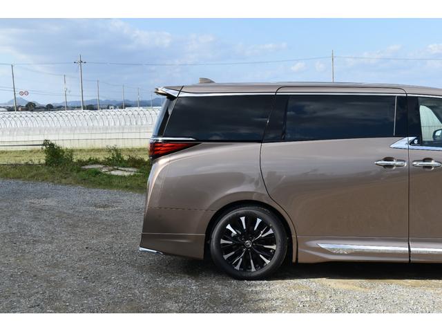 アルファードハイブリッド スペーシャスラウンジ　ＨＥＶスペーシャスラウンジ　ユニバーサルステップ　寒冷地仕様　４ＷＤ　後席モニター　モデリスタエアロ　冷蔵庫　　ヘッドレストスピーカー　カーテン　ＪＢＬ　改良後車両　　置くだけ充電　純正フロアーマット（56枚目）