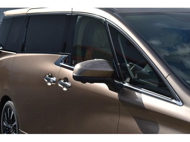 アルファードハイブリッド スペーシャスラウンジ　ＨＥＶスペーシャスラウンジ　ユニバーサルステップ　寒冷地仕様　４ＷＤ　後席モニター　モデリスタエアロ　冷蔵庫　　ヘッドレストスピーカー　カーテン　ＪＢＬ　改良後車両　　置くだけ充電　純正フロアーマット（65枚目）