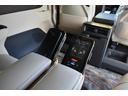 スペーシャスラウンジ　ＨＥＶスペーシャスラウンジ　ユニバーサルステップ　寒冷地仕様　４ＷＤ　後席モニター　モデリスタエアロ　冷蔵庫　　ヘッドレストスピーカー　カーテン　ＪＢＬ　改良後車両　　置くだけ充電　純正フロアーマット（29枚目）