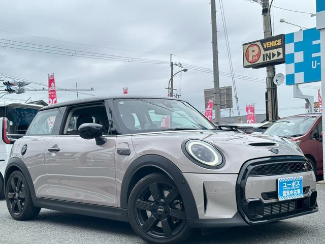ＭＩＮＩ クーパーＳプレミアムプラスパッケージクラシックトリム　禁煙車・ヘッドアップディスプレイ・ＡＰＰｃａｒｐｌａｙ対応・Ｂカメラ・Ｂｌｕｅｔｏｏｔｈ対応・ナビゲーションプリパレーション・ミラー型ＥＴＣ・ライトＰＫＧ・シートヒーター・ミラー型ＥＴＣ・ワイヤレス充（8枚目）