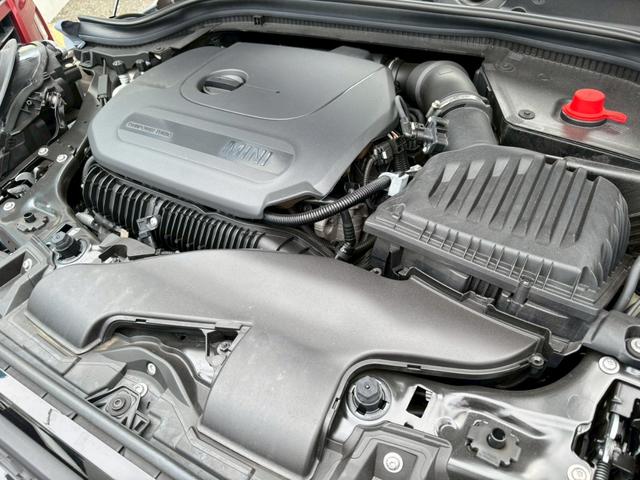 ＭＩＮＩ クーパーＳプレミアムプラスパッケージクラシックトリム　禁煙車・ヘッドアップディスプレイ・ＡＰＰｃａｒｐｌａｙ対応・Ｂカメラ・Ｂｌｕｅｔｏｏｔｈ対応・ナビゲーションプリパレーション・ミラー型ＥＴＣ・ライトＰＫＧ・シートヒーター・ミラー型ＥＴＣ・ワイヤレス充（13枚目）