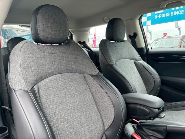 ＭＩＮＩ クーパーＳプレミアムプラスパッケージクラシックトリム　禁煙車・ヘッドアップディスプレイ・ＡＰＰｃａｒｐｌａｙ対応・Ｂカメラ・Ｂｌｕｅｔｏｏｔｈ対応・ナビゲーションプリパレーション・ミラー型ＥＴＣ・ライトＰＫＧ・シートヒーター・ミラー型ＥＴＣ・ワイヤレス充（16枚目）