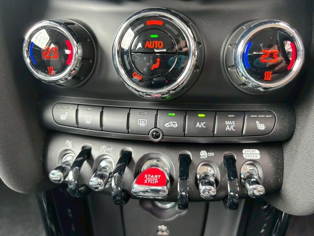 ＭＩＮＩ クーパーＳプレミアムプラスパッケージクラシックトリム　禁煙車・ヘッドアップディスプレイ・ＡＰＰｃａｒｐｌａｙ対応・Ｂカメラ・Ｂｌｕｅｔｏｏｔｈ対応・ナビゲーションプリパレーション・ミラー型ＥＴＣ・ライトＰＫＧ・シートヒーター・ミラー型ＥＴＣ・ワイヤレス充（21枚目）