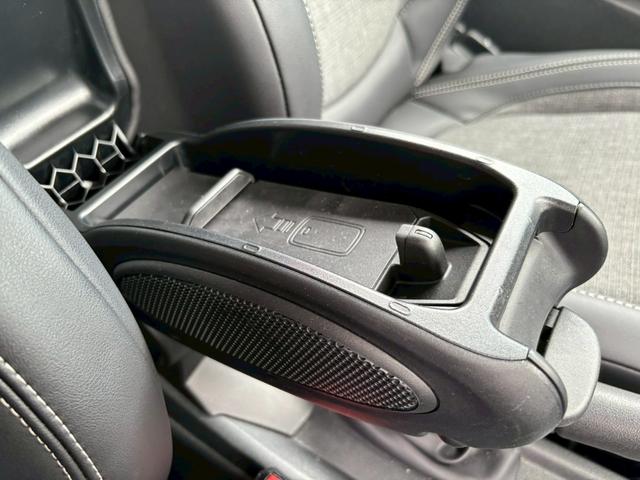 ＭＩＮＩ クーパーＳプレミアムプラスパッケージクラシックトリム　禁煙車・ヘッドアップディスプレイ・ＡＰＰｃａｒｐｌａｙ対応・Ｂカメラ・Ｂｌｕｅｔｏｏｔｈ対応・ナビゲーションプリパレーション・ミラー型ＥＴＣ・ライトＰＫＧ・シートヒーター・ミラー型ＥＴＣ・ワイヤレス充（28枚目）