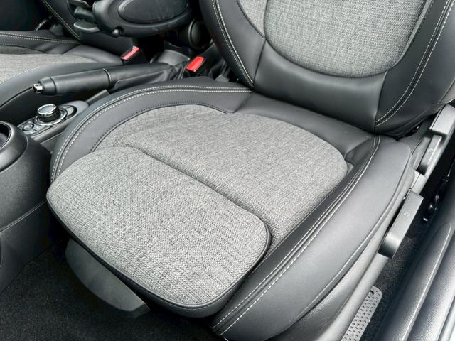 ＭＩＮＩ クーパーＳプレミアムプラスパッケージクラシックトリム　禁煙車・ヘッドアップディスプレイ・ＡＰＰｃａｒｐｌａｙ対応・Ｂカメラ・Ｂｌｕｅｔｏｏｔｈ対応・ナビゲーションプリパレーション・ミラー型ＥＴＣ・ライトＰＫＧ・シートヒーター・ミラー型ＥＴＣ・ワイヤレス充（36枚目）