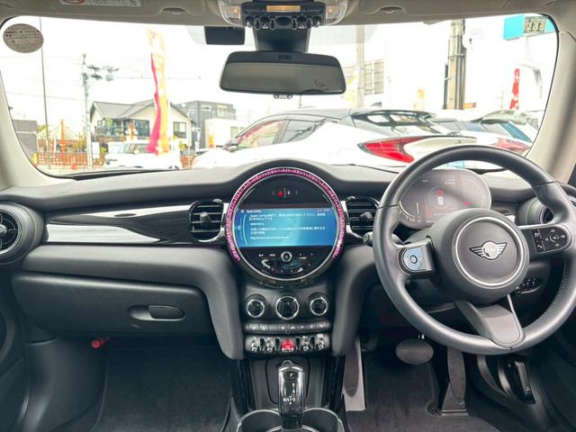 ＭＩＮＩ クーパーＳプレミアムプラスパッケージクラシックトリム　禁煙車・ヘッドアップディスプレイ・ＡＰＰｃａｒｐｌａｙ対応・Ｂカメラ・Ｂｌｕｅｔｏｏｔｈ対応・ナビゲーションプリパレーション・ミラー型ＥＴＣ・ライトＰＫＧ・シートヒーター・ミラー型ＥＴＣ・ワイヤレス充（39枚目）