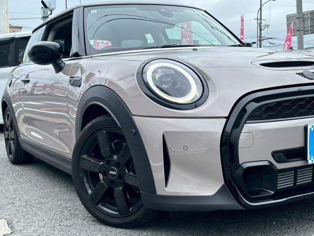 ＭＩＮＩ クーパーＳプレミアムプラスパッケージクラシックトリム　禁煙車・ヘッドアップディスプレイ・ＡＰＰｃａｒｐｌａｙ対応・Ｂカメラ・Ｂｌｕｅｔｏｏｔｈ対応・ナビゲーションプリパレーション・ミラー型ＥＴＣ・ライトＰＫＧ・シートヒーター・ミラー型ＥＴＣ・ワイヤレス充（43枚目）
