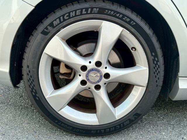 Ｂクラス Ｂ１８０　ブルーエフィシェンシー　スポーツ　禁煙車・メーカーナビ・フルセグＴＶ・バックカメラ・ＨＩＤヘッドライト・コンビシート・パドルシフト・クルーズコントロール・ＥＴＣ（53枚目）