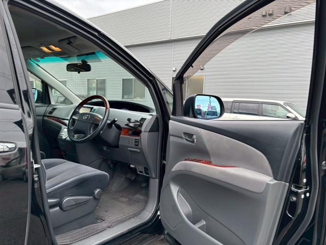 エスティマ ２．４アエラス　Ｇエディション　禁煙車・アルパインフリップダウンモニター・ナビ・Ｂｌｕｅｔｏｏｔｈ対応・ＤＶＤ再生・ＴＶ・Ｂカメラ・ＨＩＤ・ビルトインＥＴＣ・ウッドコンビハンドル・両側電動スライドドア・スペアキー有（16枚目）