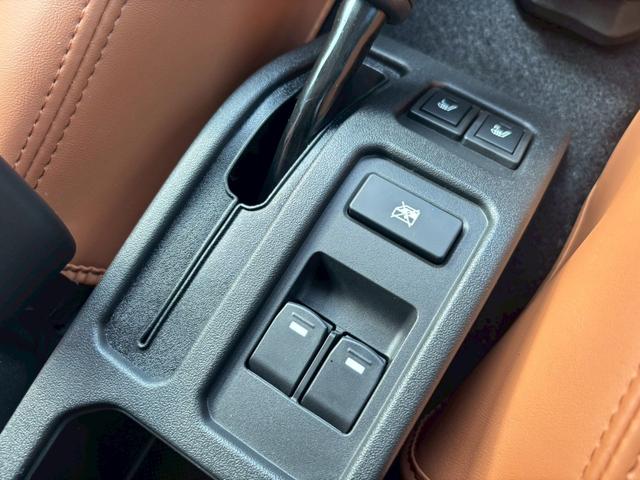 ジムニーノマド FC FC(4名)・禁煙車・ワンオーナー・ケンウッドオーディオディスプレイ・Bluetooth対応・Bカメラ・ETC・革調シートカバー・セーフティサポート・15インチアルミホイール・スペアキー有(23枚目)