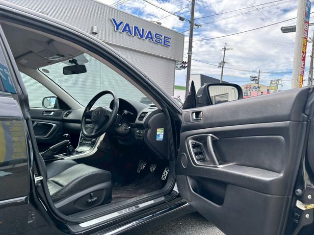 ご提供させて頂く車両本体価格に内外装クリーニング費用、法定点検整備【弊社提携の陸運局認証ｏｒ指定整備工場にて実施】は全て含んでおります！ミニマムの消耗品は交換してご納車となりますのでご安心下さい。