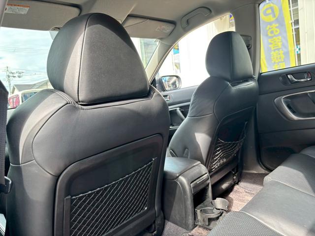 整備は陸運局認証・指定工場の提携会社にて実施しております♪自社では無く提携先での整備となり第三者目線で整備を実施しております♪厳しい目だからこそ、ご提供車の整備に自信があります。