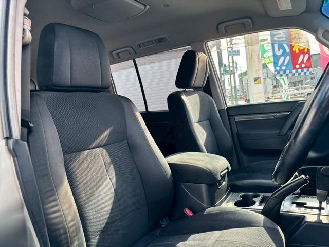 パジェロ ロング　エクシード　車検整備付・過去記録簿付・禁煙車・ロックフォードスピーカー・メーカーナビ・Ｂカメラ・フリップダウンモニター・ツートンカラー・ルーフレール・フロントフォグ・ＨＩＤ（15枚目）