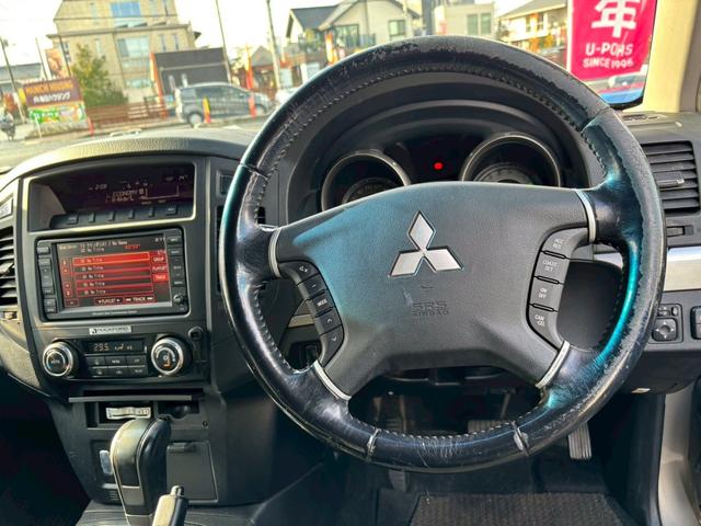 パジェロ ロング　エクシード　車検整備付・過去記録簿付・禁煙車・ロックフォードスピーカー・メーカーナビ・Ｂカメラ・フリップダウンモニター・ツートンカラー・ルーフレール・フロントフォグ・ＨＩＤ（18枚目）