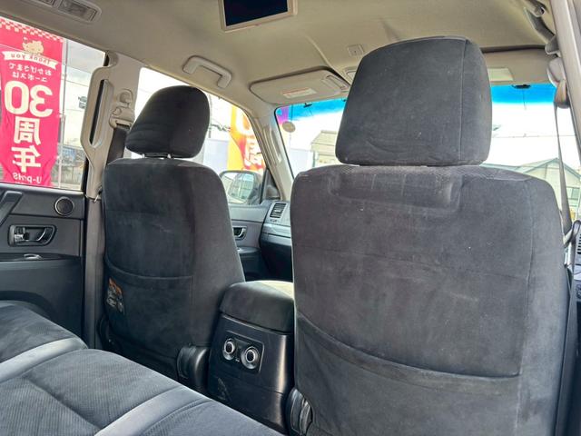 パジェロ ロング　エクシード　車検整備付・過去記録簿付・禁煙車・ロックフォードスピーカー・メーカーナビ・Ｂカメラ・フリップダウンモニター・ツートンカラー・ルーフレール・フロントフォグ・ＨＩＤ（28枚目）