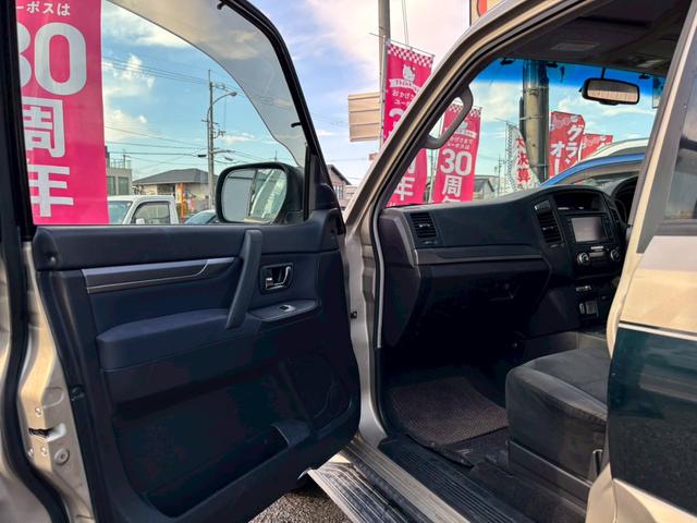 パジェロ ロング　エクシード　車検整備付・過去記録簿付・禁煙車・ロックフォードスピーカー・メーカーナビ・Ｂカメラ・フリップダウンモニター・ツートンカラー・ルーフレール・フロントフォグ・ＨＩＤ（35枚目）