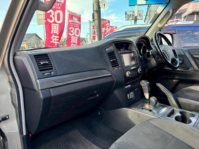 パジェロ ロング　エクシード　車検整備付・過去記録簿付・禁煙車・ロックフォードスピーカー・メーカーナビ・Ｂカメラ・フリップダウンモニター・ツートンカラー・ルーフレール・フロントフォグ・ＨＩＤ（36枚目）