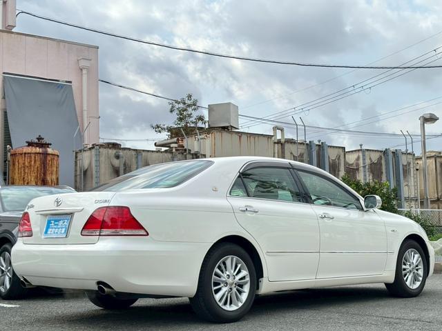 クラウン ロイヤルサルーン 禁煙車・ワンオーナー・ダッシュボード新品交換済・前オーナー屋内保管車・前後ドラレコ・メーカーナビ・ETC・ウッドコンビハンドル・電動格納ミラー・HID・スペアキー有(6枚目)