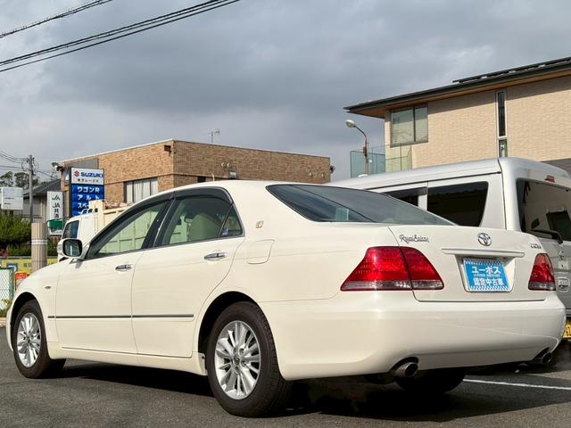 クラウン ロイヤルサルーン 禁煙車・ワンオーナー・ダッシュボード新品交換済・前オーナー屋内保管車・前後ドラレコ・メーカーナビ・ETC・ウッドコンビハンドル・電動格納ミラー・HID・スペアキー有(8枚目)