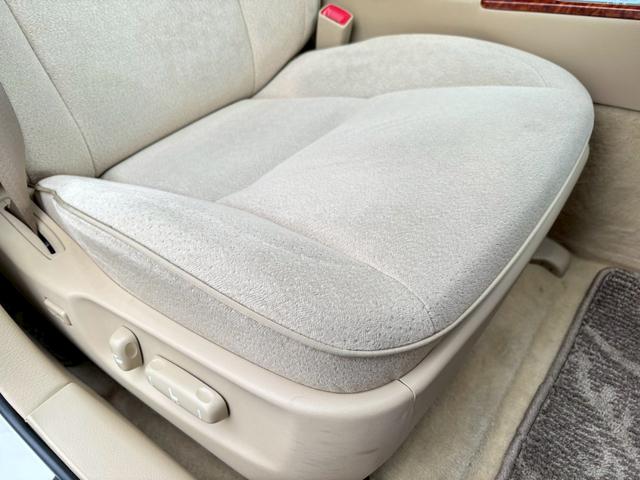 クラウン ロイヤルサルーン 禁煙車・ワンオーナー・ダッシュボード新品交換済・前オーナー屋内保管車・前後ドラレコ・メーカーナビ・ETC・ウッドコンビハンドル・電動格納ミラー・HID・スペアキー有(17枚目)