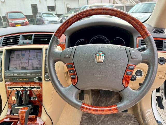 クラウン ロイヤルサルーン 禁煙車・ワンオーナー・ダッシュボード新品交換済・前オーナー屋内保管車・前後ドラレコ・メーカーナビ・ETC・ウッドコンビハンドル・電動格納ミラー・HID・スペアキー有(19枚目)