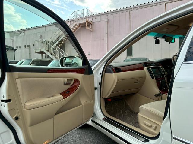 クラウン ロイヤルサルーン 禁煙車・ワンオーナー・ダッシュボード新品交換済・前オーナー屋内保管車・前後ドラレコ・メーカーナビ・ETC・ウッドコンビハンドル・電動格納ミラー・HID・スペアキー有(41枚目)