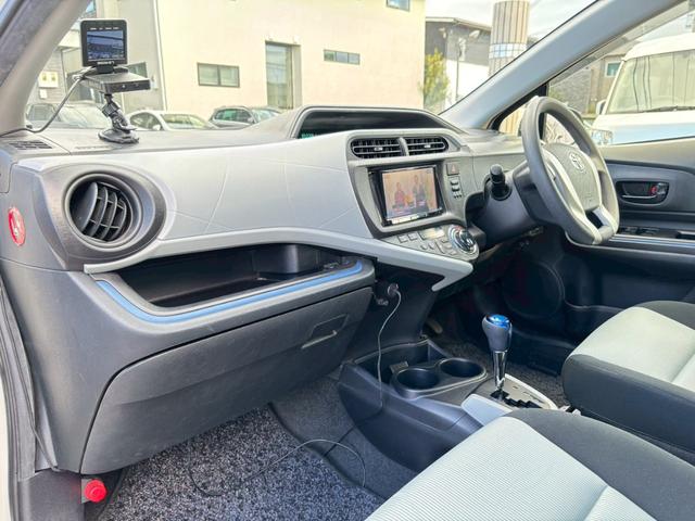 アクア S 禁煙車・メモリーナビ・フルセグTV・バックカメラ・DVD再生可・スペアタイヤ・スマートキー・ETC・15インチアルミホイール・電動格納ミラー(36枚目)