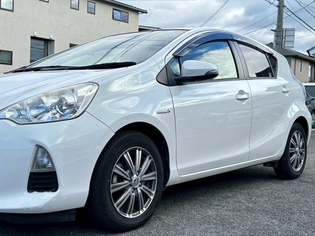 アクア S 禁煙車・メモリーナビ・フルセグTV・バックカメラ・DVD再生可・スペアタイヤ・スマートキー・ETC・15インチアルミホイール・電動格納ミラー(43枚目)