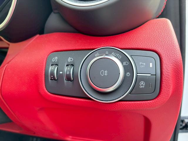 ジュリア ヴェローチェ　禁煙車・ワンオーナー・レッドレザー・Ｈａｒｍｏｎ　Ｋａｒｄｏｎ・ＣａｒＰｌａｙ対応８．８インチナビ・Ｂｌｕｅｔｏｏｔｈ対応・ＴＶ・Ｂカメラ・ＡＣＣ・ＡＥＢ・ＥＴＣ・ドラレコ・スペアキー有（21枚目）