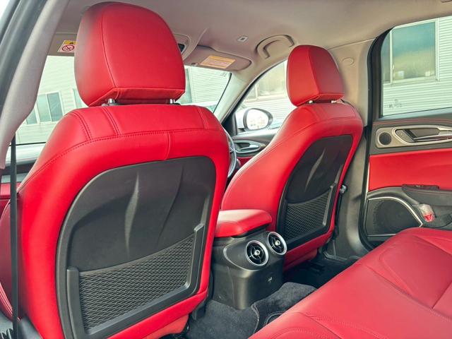 ジュリア ヴェローチェ　禁煙車・ワンオーナー・レッドレザー・Ｈａｒｍｏｎ　Ｋａｒｄｏｎ・ＣａｒＰｌａｙ対応８．８インチナビ・Ｂｌｕｅｔｏｏｔｈ対応・ＴＶ・Ｂカメラ・ＡＣＣ・ＡＥＢ・ＥＴＣ・ドラレコ・スペアキー有（45枚目）