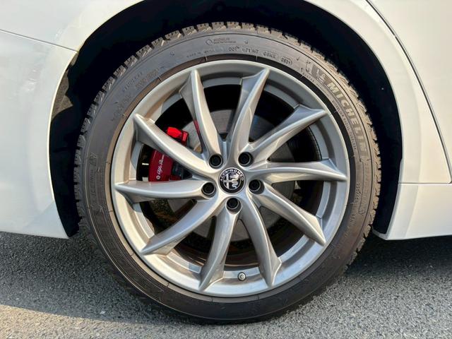 ジュリア ヴェローチェ　禁煙車・ワンオーナー・レッドレザー・Ｈａｒｍｏｎ　Ｋａｒｄｏｎ・ＣａｒＰｌａｙ対応８．８インチナビ・Ｂｌｕｅｔｏｏｔｈ対応・ＴＶ・Ｂカメラ・ＡＣＣ・ＡＥＢ・ＥＴＣ・ドラレコ・スペアキー有（59枚目）