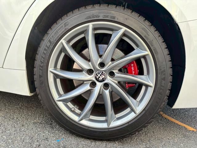 ジュリア ヴェローチェ　禁煙車・ワンオーナー・レッドレザー・Ｈａｒｍｏｎ　Ｋａｒｄｏｎ・ＣａｒＰｌａｙ対応８．８インチナビ・Ｂｌｕｅｔｏｏｔｈ対応・ＴＶ・Ｂカメラ・ＡＣＣ・ＡＥＢ・ＥＴＣ・ドラレコ・スペアキー有（61枚目）