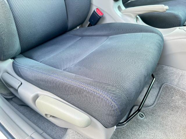 インサイト Ｌ　禁煙車・ＨＤＤインターナビ・ＴＶ・Ｂカメラ・キーレスキー・ハイブリッド車（17枚目）